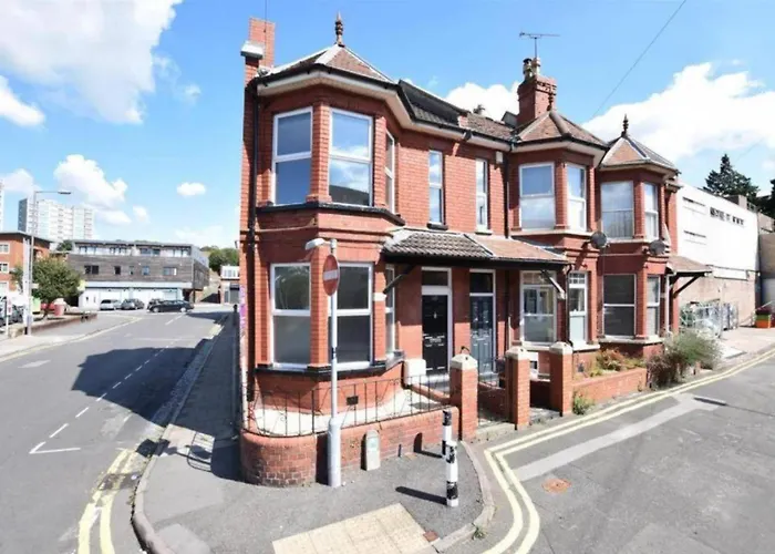 Great Located Victorian House With All Amenities