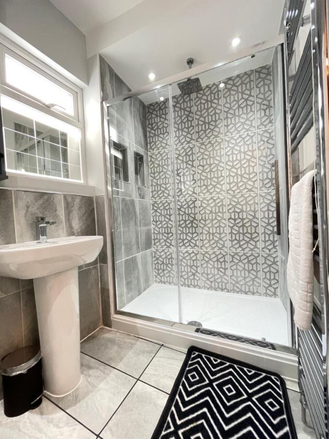 Great Located Victorian House With Amenities