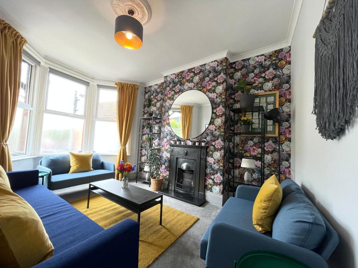 Great Located Victorian House With Amenities Bristol