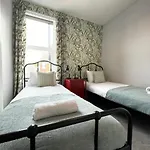 Great Located Victorian House With All Amenities